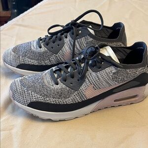 Nike Women's Black and Gray Sneakers size 10